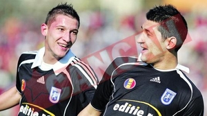 "Vreti sa ajungeti fotbalisti? Fara carte!"