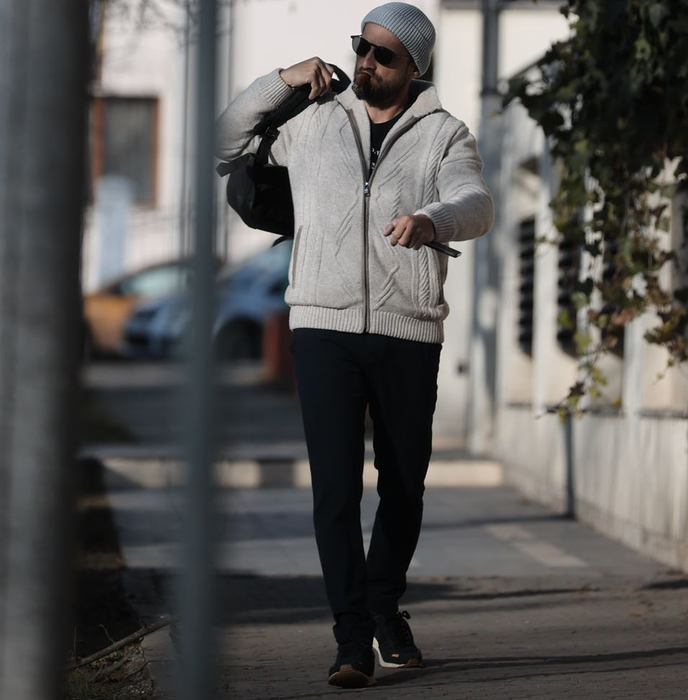Dani Oțil, cu ochelari de soare și trabuc în gură (SURSA FOTO: CANCAN.RO)
