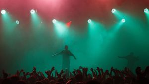 Doliu în lumea muzicii! Cântărețul a murit la 51 de ani