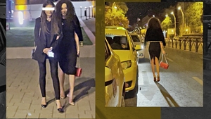 Ruptă de beată, s-a proptit în amica ei! Alice Constantinică a oferit imaginea nopții! A ”ras” paharele cu alcool și ...