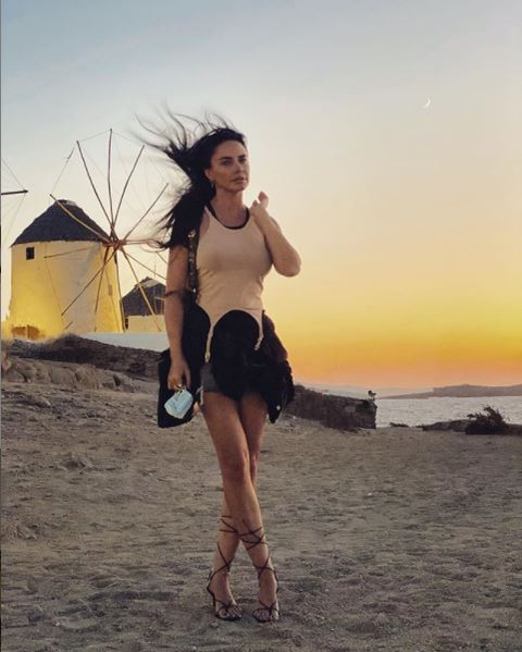 Cât s-a schimbat Adelina Chivu după intervențiile estetice! A plecat fără soțul ei în vacanța din Mykonos și a pozat sexy și nemachiată