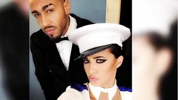 Alex Velea a pozat-o pe Antonia în dormitor, fără chiloţi pe ea: ”Eşti marfă tare!”