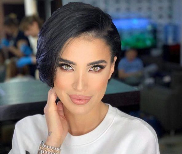 Adelina Pestrițu și-a anunțat prompt fanii că s-a infectat cu coronavirus