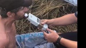 Ce scuză incredibilă a născocit un șofer beat mangă, din Olt, după ce a fost oprit de Poliție: "Sunt nepotul lui..."