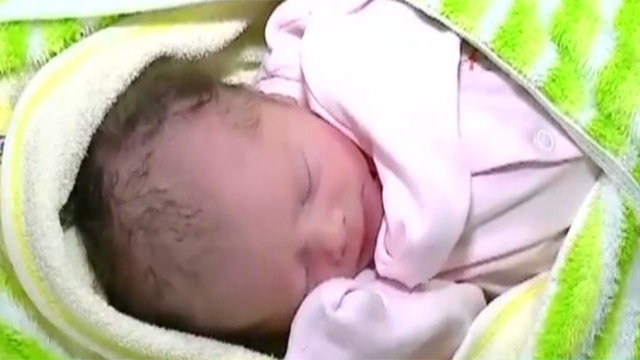 Familia Oanei Roman este in culmea fericirii! Vezi care a fost prima reactie a celor doi parinti, dupa nasterea fetitei!