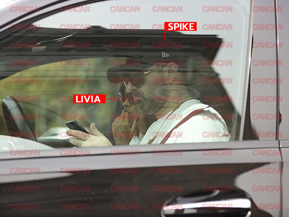 Livia ex-Bordea s-a întors în brațele fostului iubit! Imaginile împăcării anului, surprinse pe o plajă din Grecia