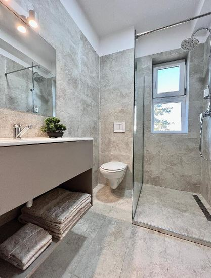 Cât costă o noapte de cazare în hotelul Andreei Bănică/ sursă foto: Booking