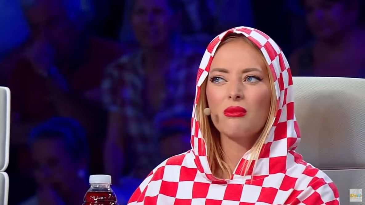 Imagini +18 la iUmor! Cum apare Delia Matache e fără precedent în televiziunea din România