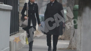 Ii aduce pe cei mici de la Timisoara, la Bucuresti. Ilie Nastase le cauta gradinita copiilor lui Brigitte!