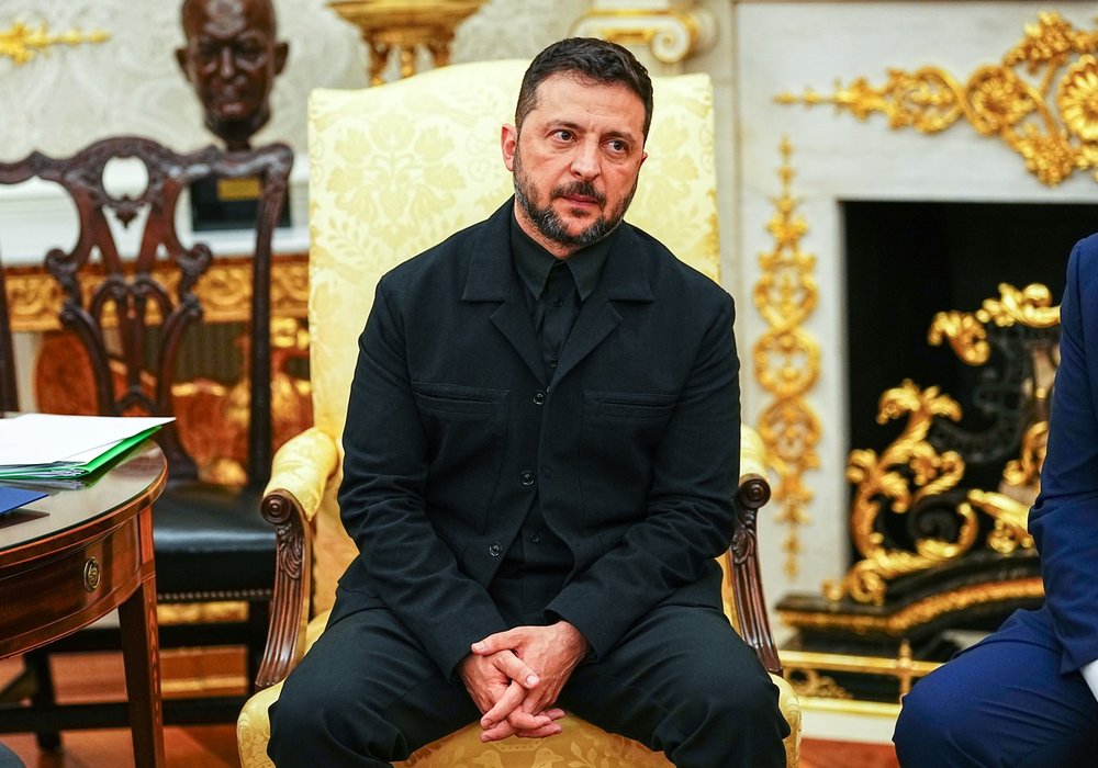 Cât costă costumul pe care Volodimir Zelenski l-a purtat în SUA? Donald Trump l-a complimentat pentru ținută