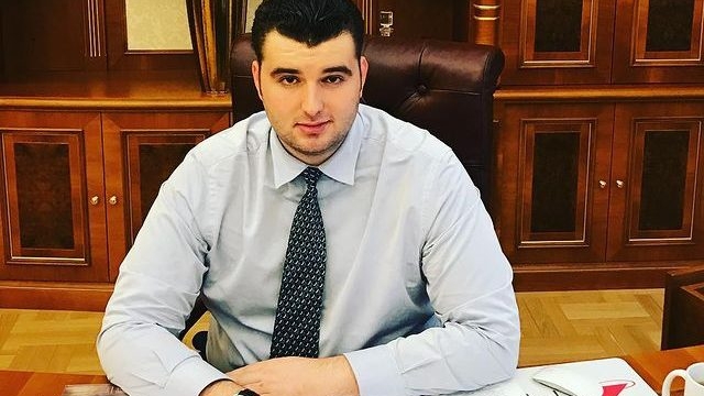 Victoraș Micula s-a logodit. Ce iubită frumoasă are!