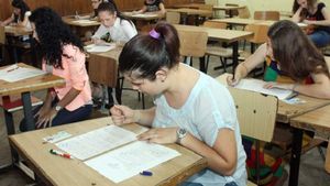 Școală sau parada modei? Suma pe care au investit-o doi elevi, aflați în clasa a 12-a, în haine. “În total, peste...”