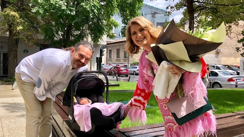 Cum s-a îmbrăcat Viorica Dăncilă la botezul fetiței Alessandrei Stoicescu