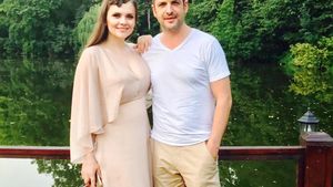 MĂDĂLIN IONESCU nu s-a mai putut abţine şi a fotografiat-o pe soţia lui, în timp ce îşi alăpta fetiţa, în public:,,Aţi luat-o razna rău de tot? În ce lume trăiţi?‘’