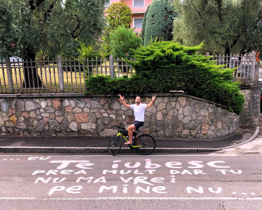 Mihai Morar a descoperit un mesaj în limba română, în vacanță în Italia: ”E singura inscripție în limba română pe care am găsit-o”