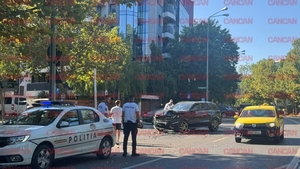 Accident grav în București! O femeie a fost transportată de urgență la spital