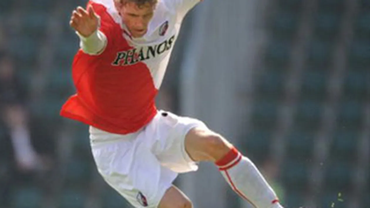 GROAZNIC! Mihaita Nesu risca sa ramana paralizat dupa o ciocnire cu un coechipier!