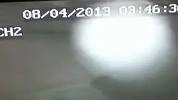 VIDEO Imagini INCREDIBILE! Ce a surprins un preot pe camerele de luat vederi din curtea casei sale: Am fost uimit