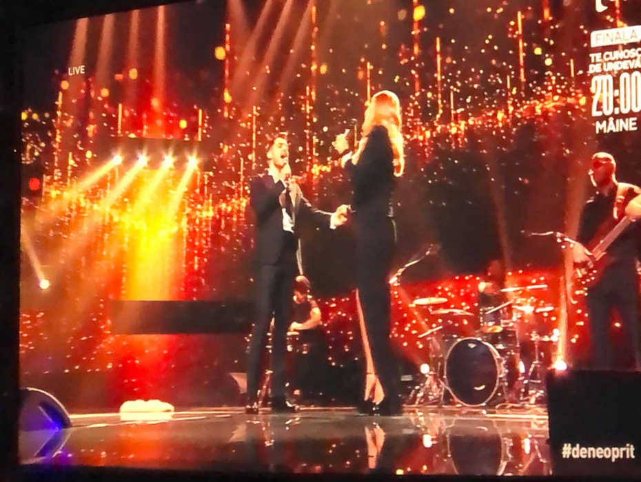 Loredana Groza și nepotul lui Florin Salam, în tandrețuri pe scena X Factor. S-au comportat ca doi îndrăgostiți