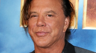 Mickey Rourke, in rolul lui Ginghis Han