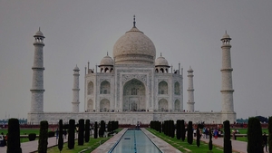 Avertizare MAE: Evitați călătoriile în India. Cetățenii străini trebuie să părăsească statul