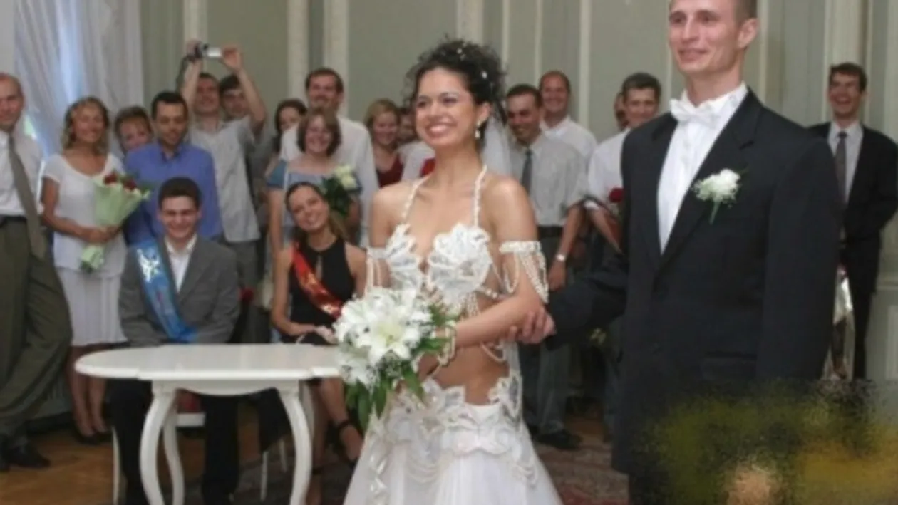 Mireasa asta a fost data afara din biserica in ziua nuntii! Preotul s-a enervat la culme si a refuzat sa tina ceremonia! De ce