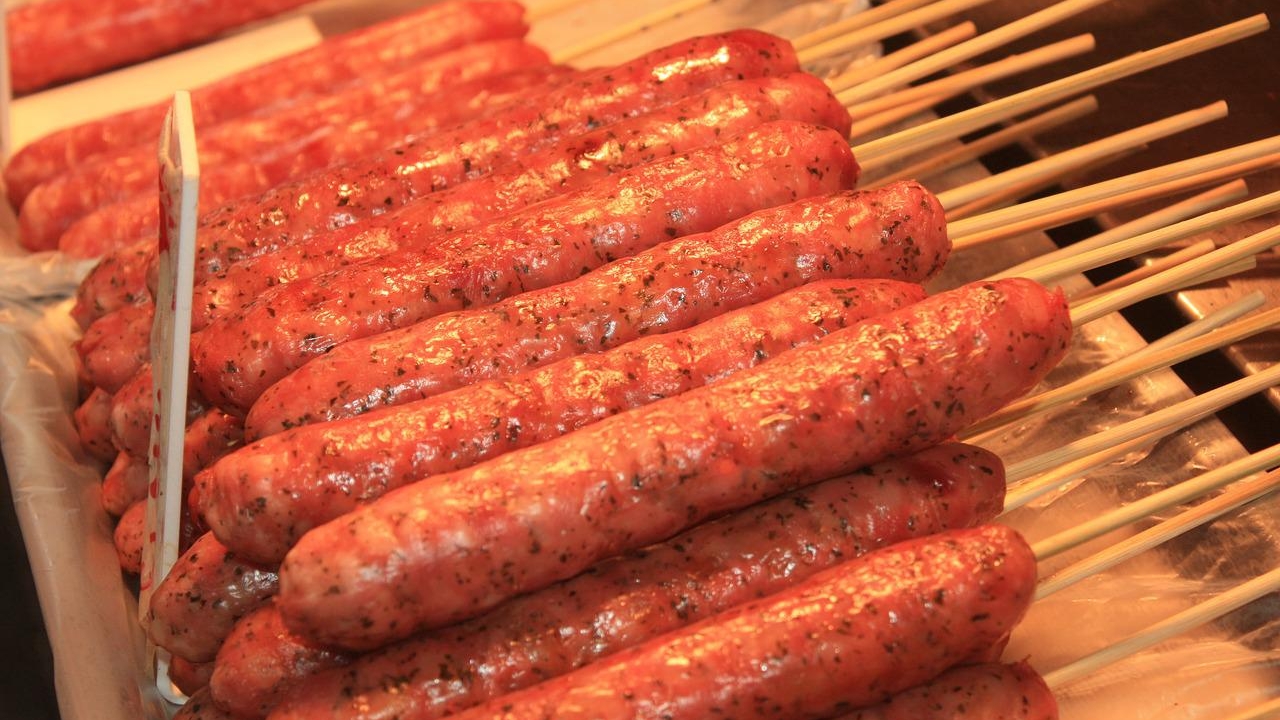 Avertisment pentru 1 Mai. Mare grijă la mici, cârnați și muștar