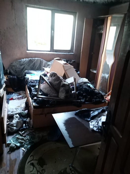 Hoții au dat foc după ce au răvășit totul