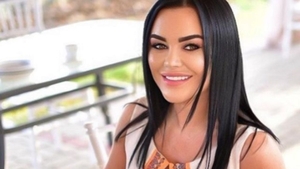 O vezi și nu o mai recunoști! La ce schimbare radicală de look a apelat Carmen de la Sălciua. FOTO