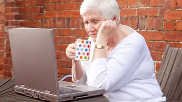 Ce a pățit o pensionară de 72 de ani din comuna Rieni, după ce s-a cuplat pe internet cu un așa-zis muzician. Cine era cântărețul, de fapt, și câți bani i-a trimis