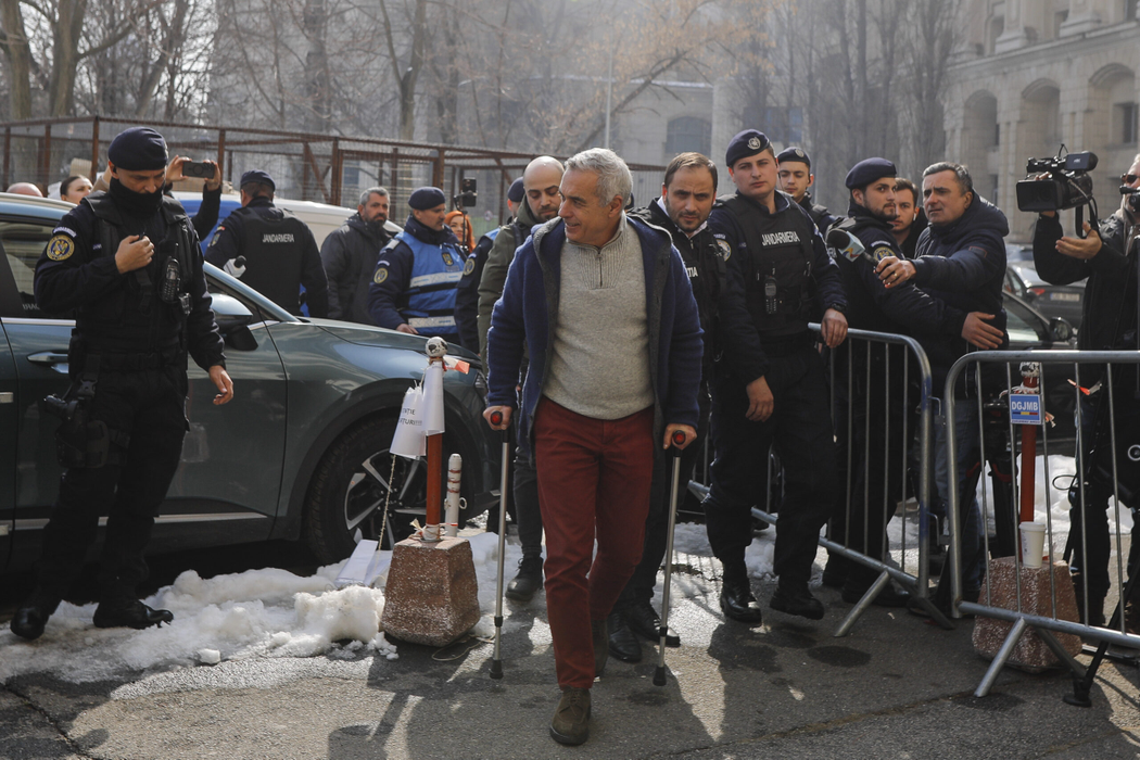 BREAKING | Călin Georgescu, oprit în trafic și ridicat de polițiști. A fost dus la Parchetul General!