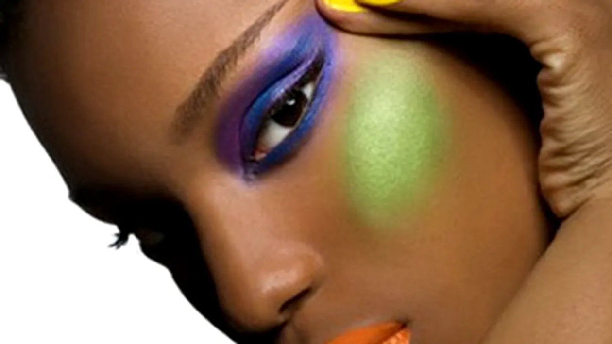 Tendintele in machiaj pentru anul 2012! Make-up artistii internationali au stabilit cum trebuie sa te fardezi in sezonul urmator ca sa fii trendy