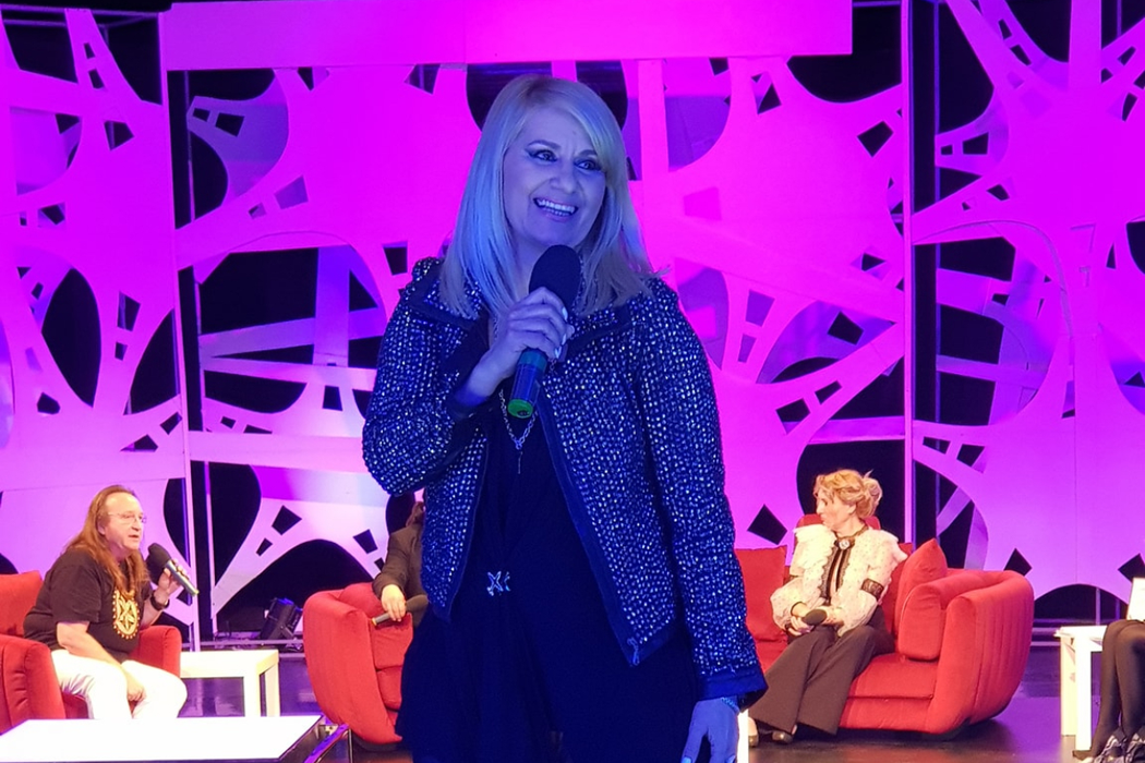 Nicola, dezvăluiri neștiute despre debutul în industria muzicală. A mărturisit în podcastul ”Altceva cu Adrian Artene”: cânta în tramvai de la 4 ani!