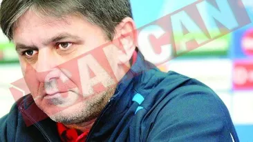 Laca, bate-i pe jucatori!