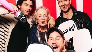 Suki Waterhouse a dat cea mai nebuna petrecere a anului. Invitat special: printul Harry!