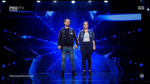 ROMÂNII AU TALENT 2018. Soții români care cântă la metroul din Paris au venit în emisiune! Gestul emoționant al Andrei