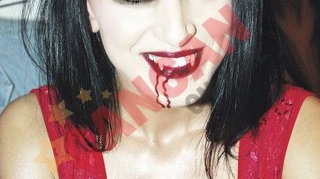 Adelina Pestritu se vrea vampirita de Las Vegas