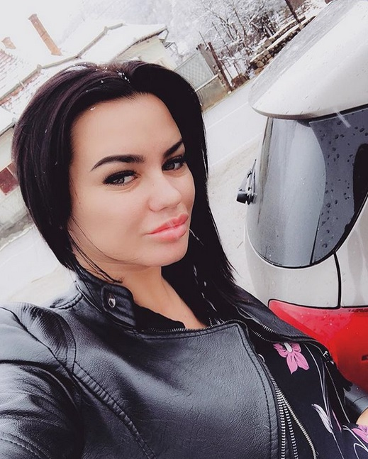 Carmen de la Sălciua, pusă la zid de fani. Ce răspuns le-a oferit interpreta de muzică populară. “Să nu uiți niciodată…”