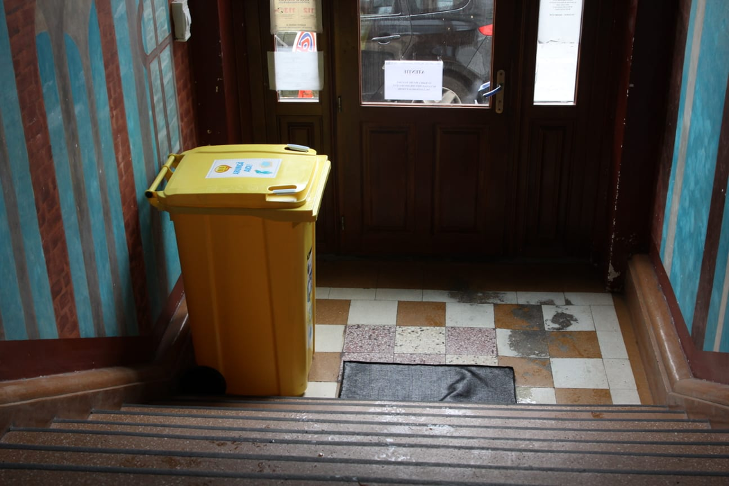 Primăria Sectorului 1 a achiziționat pubele speciale pentru deșeurile medicale. Acestea vor fi amplasate în școli și la intrarea în parcuri