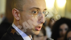 Iulian Urban, cel mai tanar senator, divorteaza