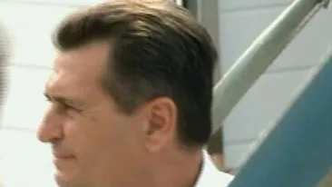 Nea Marin, amenintat cu pistolul pentru o taxa de protectie! Uite cum un om a fost impuscat in picior in mijlocul scandalului