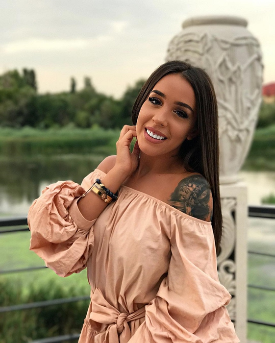 Cristina Ștefania, „Libelula” lui Speak, a făcut ravagii pe o plajă de lux