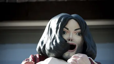 L-a sculptat pe Michael scotandu-si copilul pe geam