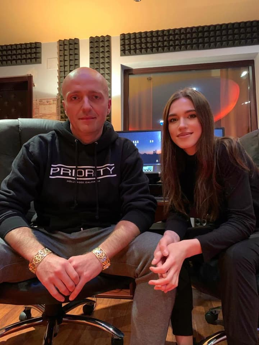 Costi Ioniță duce o viață de star în America. S-a schimbat mult și colaborează cu artiști de top