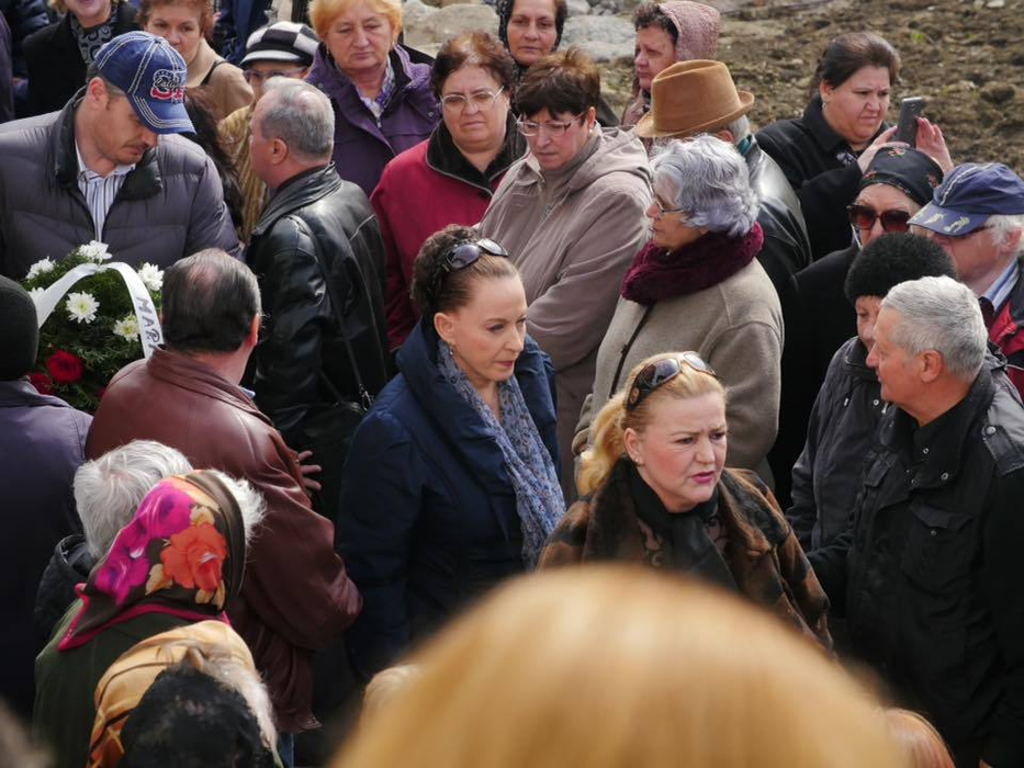 Maria Dragomiroiu şi Maria Cârneci au venit să îşi ia rămas-bun de la Ileana Ciuculete