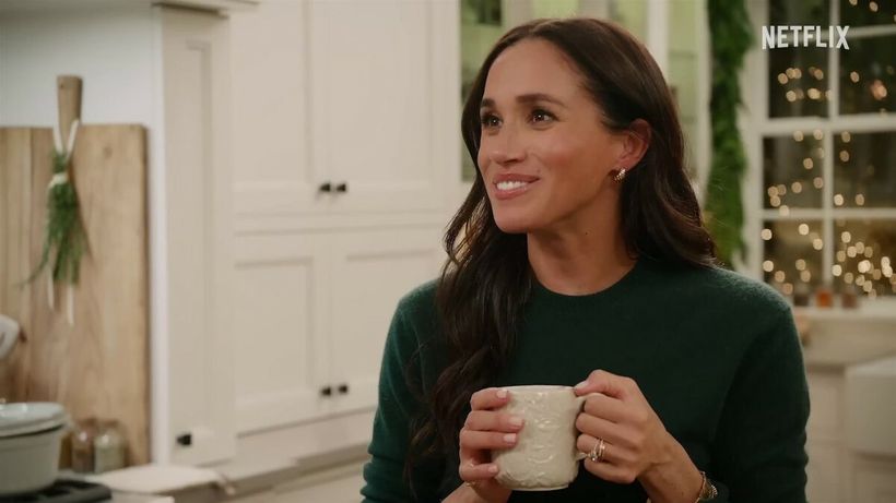 Meghan Markle, ”prinsă” la furat? A apărut purtând rochia de 8.000 de euro care dispăruse după ședința ei foto