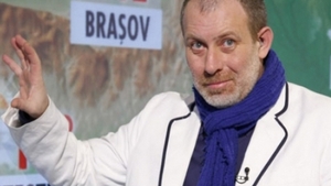 BUSU a dezvăluit secretul unei căsnicii de durată: ”O mai surprind din când în când cu... ”