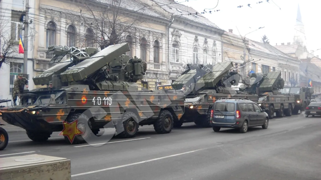 Ziua Nationala a fost sarbatorita la Cluj-Napoca intr-un mod inedit: armata a scos in strada artileria grea de razboi