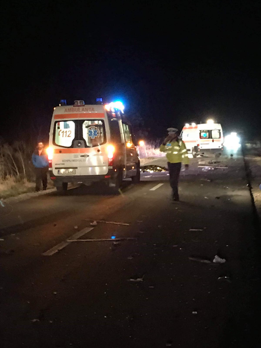 Accident cumplit în Ialomița! Un mort și 6 răniți în urma impactului dintre o mașină și o căruță