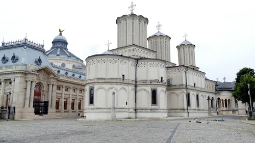 Suma colosală pe care o va primi Biserica de la bugetul de stat în 2024. Câți bani sunt alocați preoților
